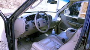 20013-Ford-interior